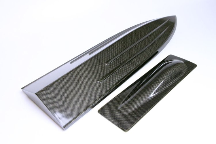 (image for) 850mm (33 1/2") Carbon Fiber Mono Deep V Hull