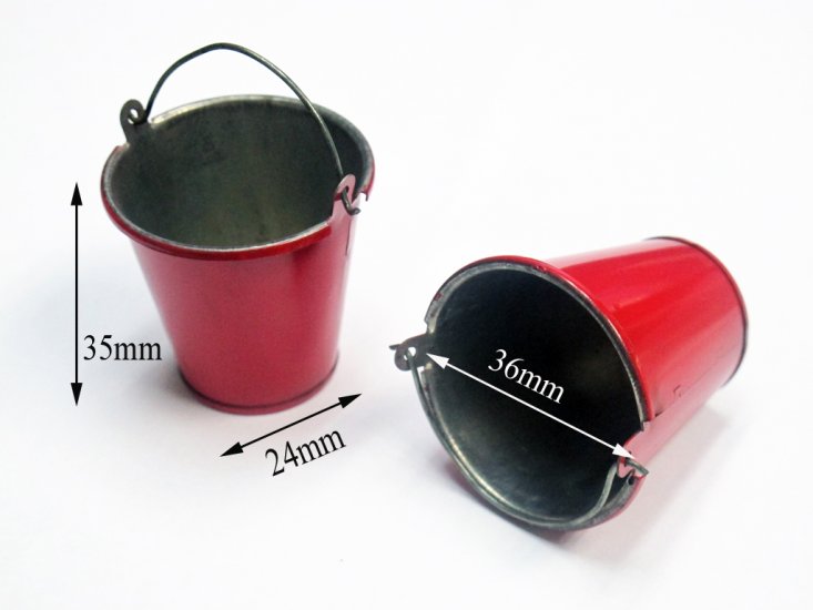 (image for) Scaled Metal Water Bucket Red x 1